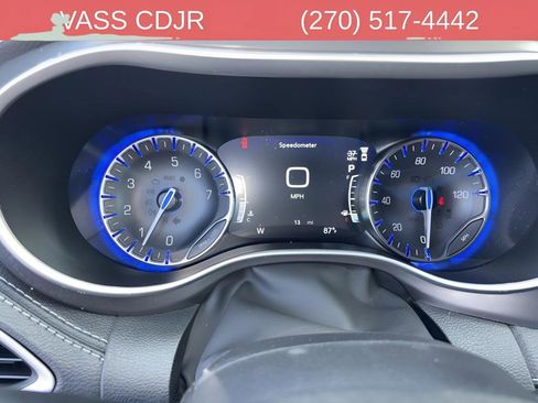 New 2026 Chrysler Pacifica Select image 17