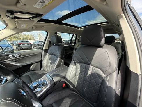 Used 2024 BMW X7 xDrive40i w/ Executive Package image 22
