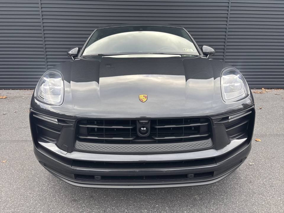 Certified 2026 Porsche Macan AWD/4WD image 8