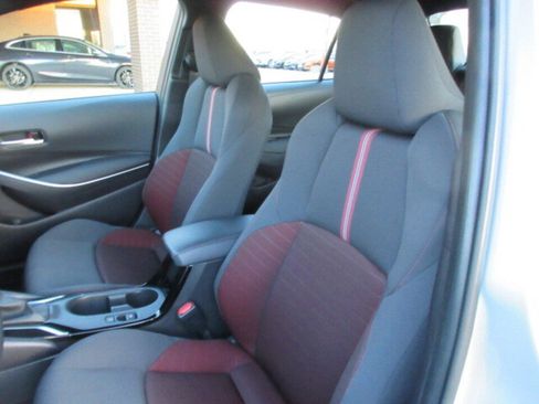 Used 2025 Toyota Corolla SE image 11