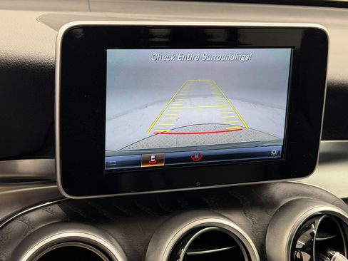 Used 2018 Mercedes-Benz GLC 300 4MATIC image 19