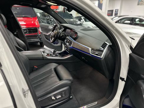 Used 2022 BMW X5 xDrive40i w/ Premium Package AWD/4WD image 31