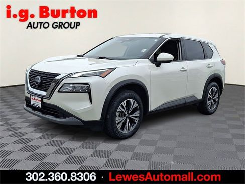 Used 2023 Nissan Rogue SV image 3