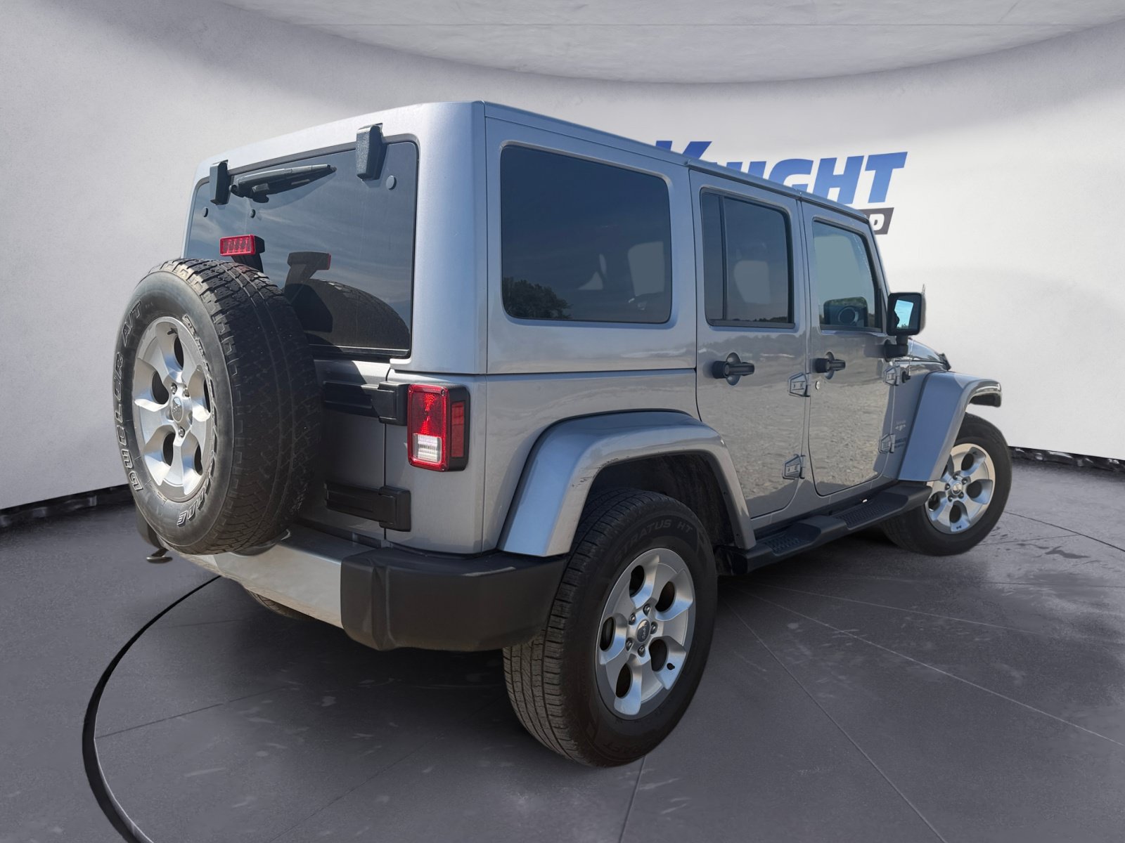 Used 2015 Jeep Wrangler Unlimited Sahara AWD/4WD image 5