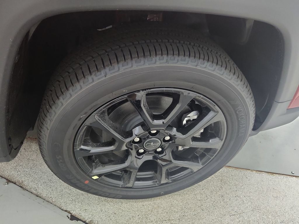 New 2026 Jeep Compass Latitude AWD/4WD image 31