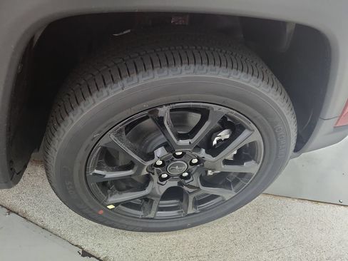 New 2026 Jeep Compass Latitude AWD/4WD image 31
