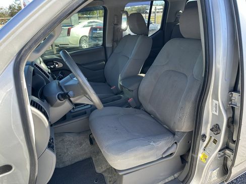 Used 2015 Nissan Frontier SV w/ SV Value Truck Package image 13