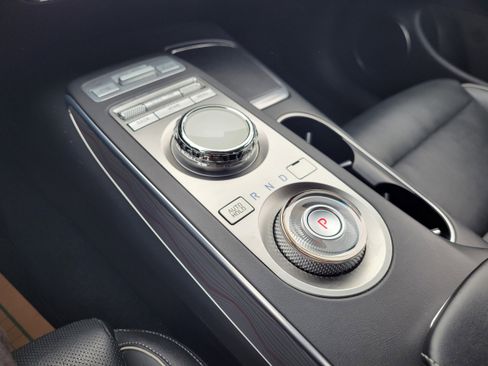 Used 2022 Genesis GV70 2.5T w/ Advanced Package image 19