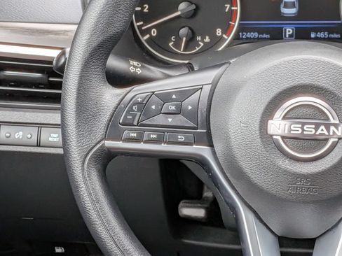 Used 2025 Nissan Altima 2.5 SV FWD image 18
