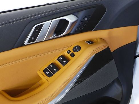 Used 2023 BMW X5 sDrive40i w/ M Sport Package image 12