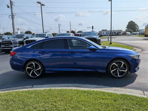 Used 2018 Honda Accord Sport image 4