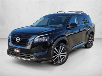Used 2024 Nissan Pathfinder Platinum w/ Cargo Package