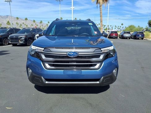 Used 2025 Subaru Forester Premium AWD/4WD image 7
