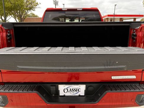 Used 2024 GMC Sierra 1500 Elevation w/ Elevation Premium Package image 30