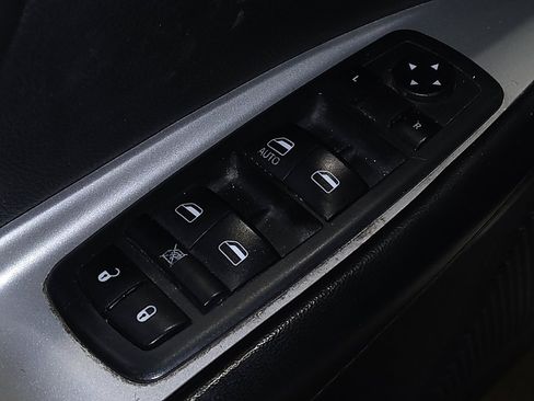 Used 2019 Dodge Journey SE w/ Connectivity Group FWD image 27