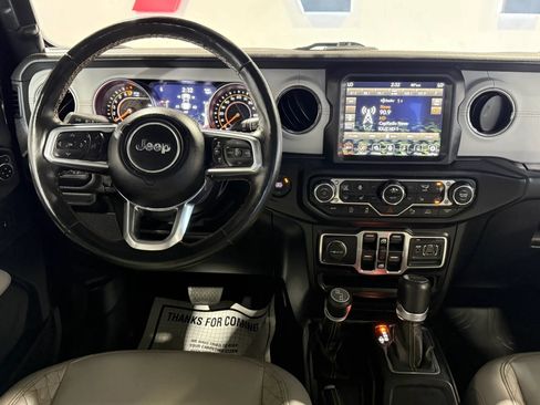Used 2022 Jeep Gladiator Overland AWD/4WD image 10