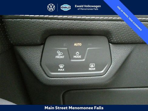 Certified 2025 Volkswagen Atlas SEL image 17