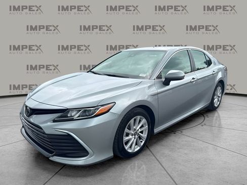 Used 2022 Toyota Camry LE FWD image 1