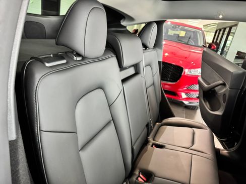 Used 2024 Tesla Model Y Long Range image 16