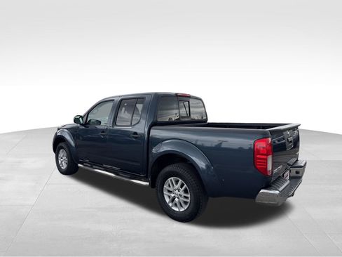 Used 2016 Nissan Frontier SV image 5