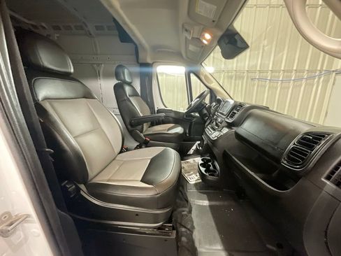 Used 2025 RAM ProMaster 2500 w/ Convenience Group FWD image 11