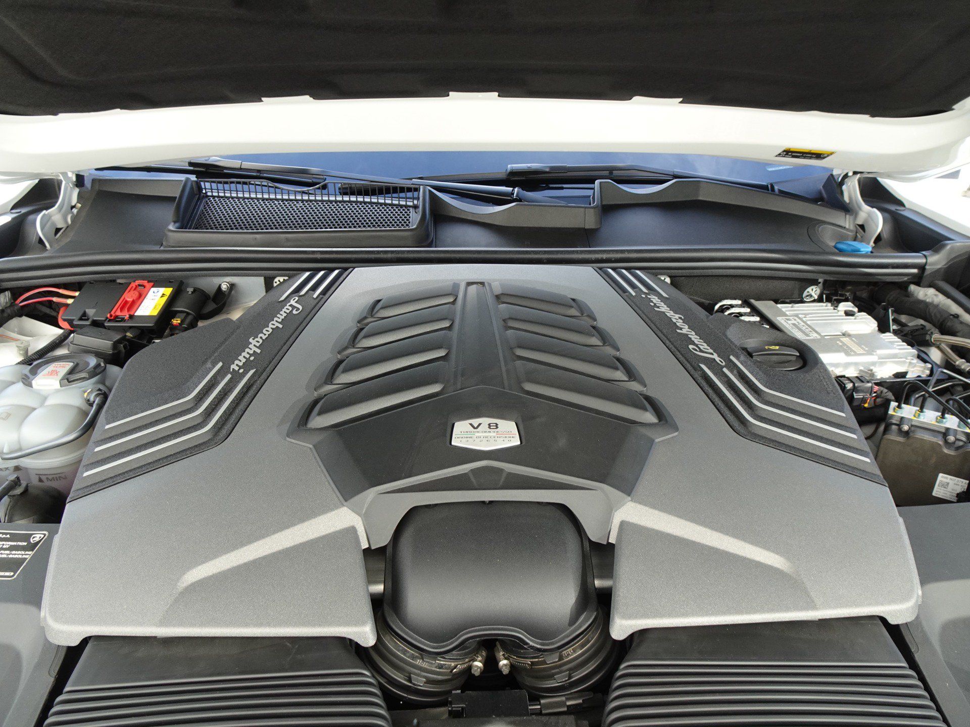 Used 2021 Lamborghini Urus AWD/4WD image 26