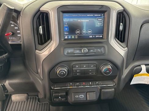 Used 2021 Chevrolet Silverado 1500 Custom image 23