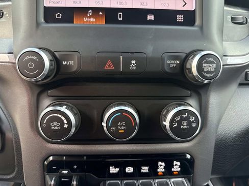 Used 2022 RAM 2500 Big Horn w/ Night Edition image 32