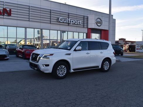 Used 2024 Nissan Armada SV image 2