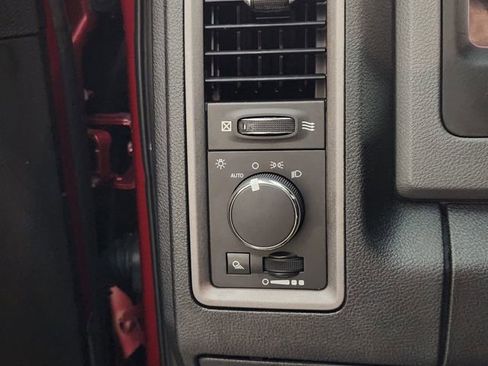 Used 2014 RAM 1500 Tradesman RWD image 19