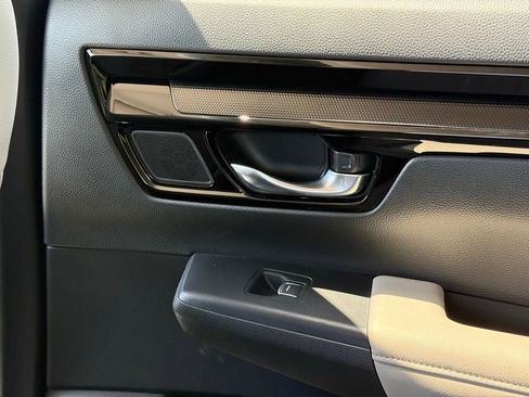 Used 2025 Honda CR-V EX-L image 40