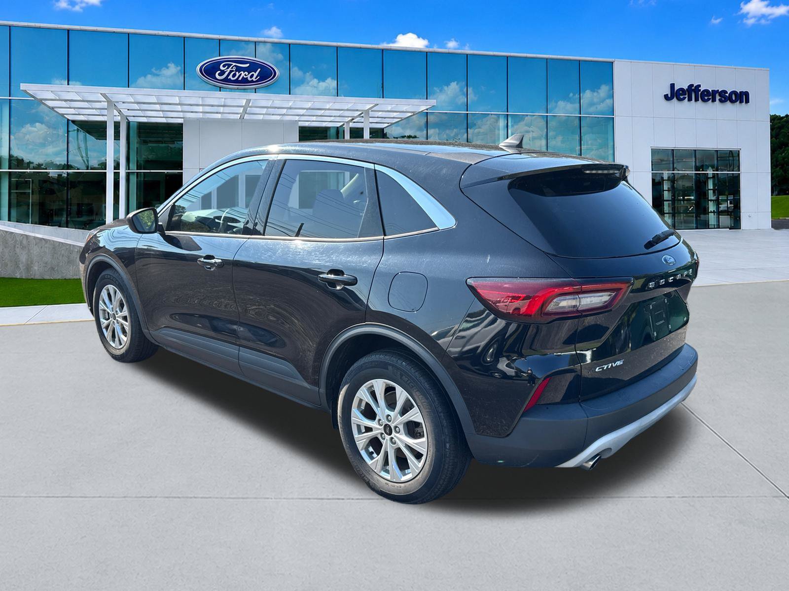 Used 2023 Ford Escape Active FWD image 5