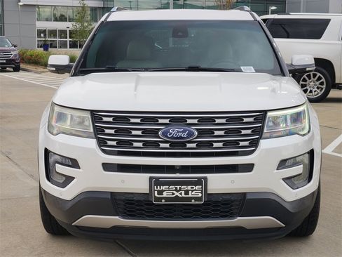 Used 2017 Ford Explorer Limited w/ Equipment Group 301A image 2