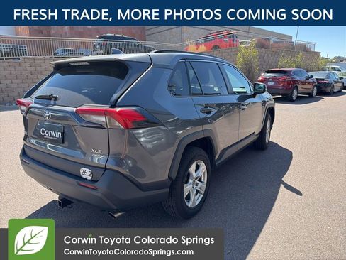 Used 2019 Toyota RAV4 XLE AWD/4WD image 5