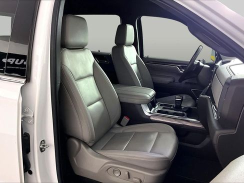 Used 2023 Chevrolet Silverado 1500 LTZ w/ LTZ Convenience Package II RWD image 9