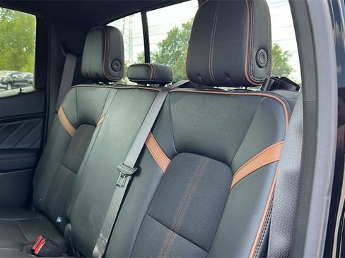 Used 2024 GMC Canyon AT4 image 33