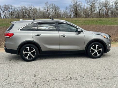 Used 2018 Kia Sorento EX image 37