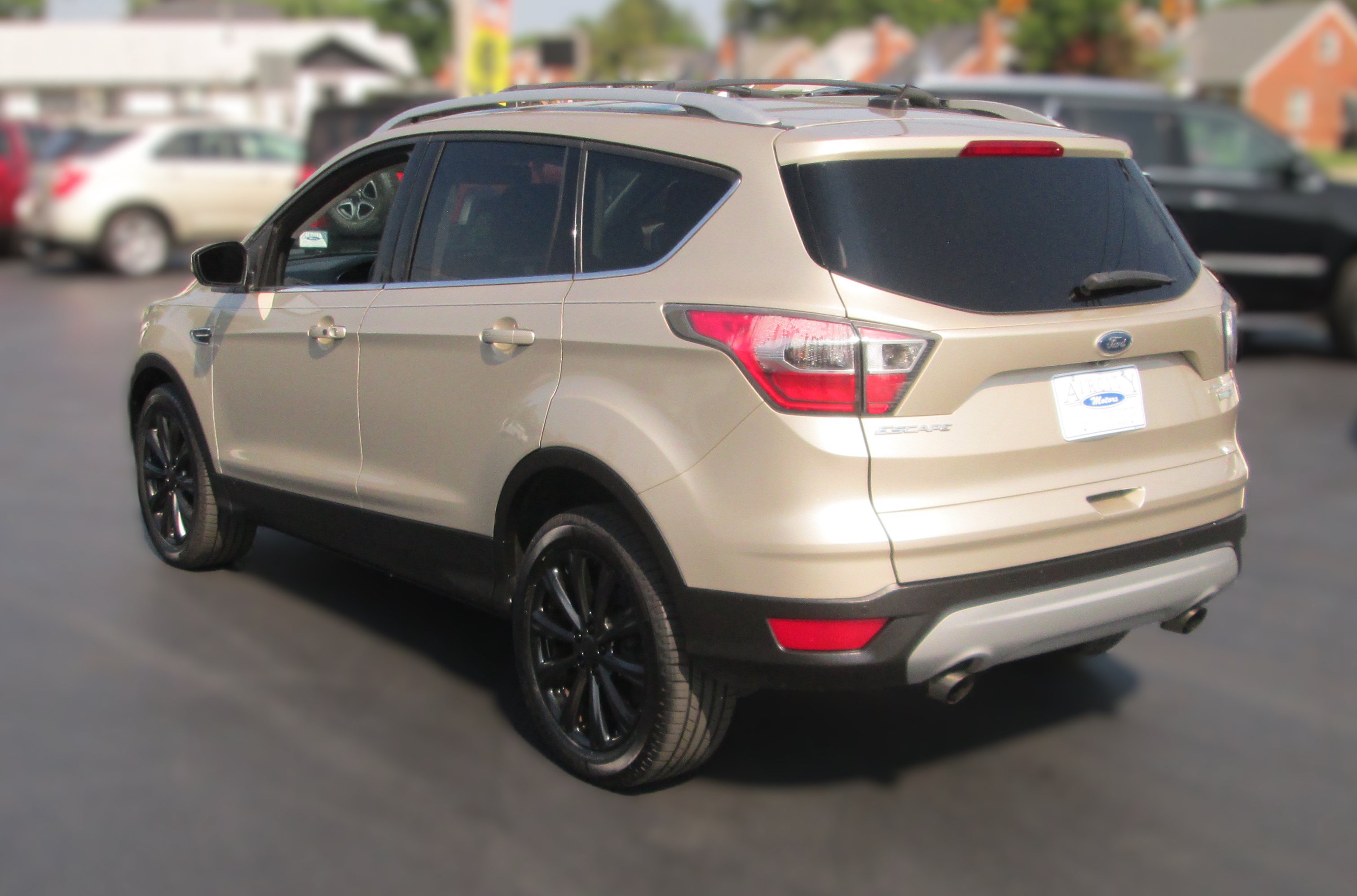 Used 2017 Ford Escape Titanium AWD/4WD image 4