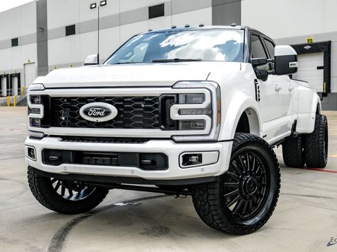 Used 2026 Ford F450 Platinum w/ Platinum Plus Package AWD/4WD image 5