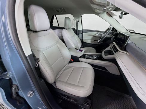 Used 2025 Ford Explorer Active w/ Active Comfort Package AWD/4WD image 31