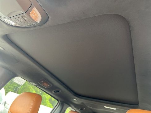 New 2026 Chrysler Pacifica Pinnacle image 4