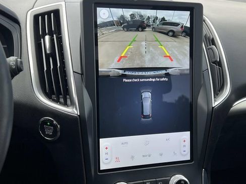 Certified 2022 Ford Edge Titanium w/ Class II Trailer Tow Package image 26