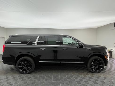 New 2026 GMC Yukon XL Denali w/ Denali Reserve Package AWD/4WD image 10