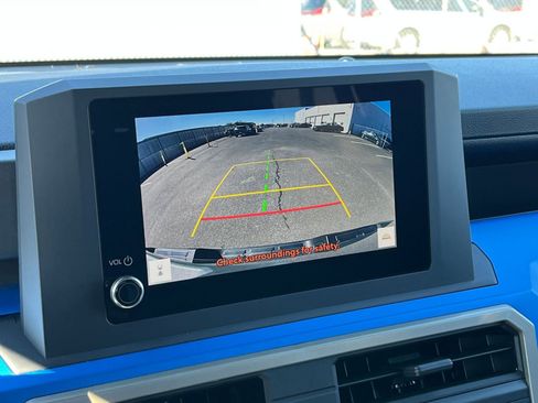 Used 2025 Toyota Tacoma TRD Off-Road image 17