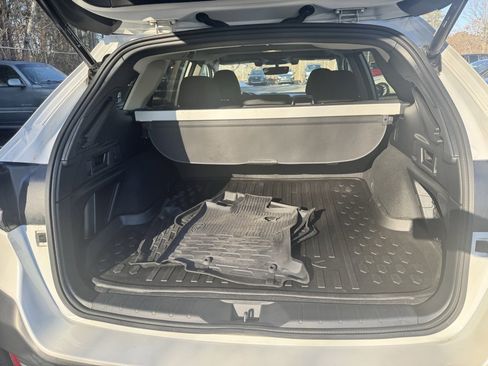 Certified 2022 Subaru Outback Premium image 3