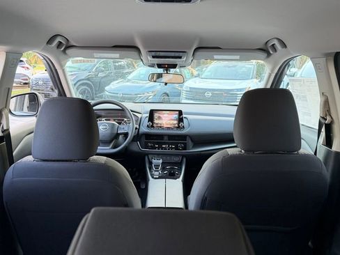 New 2026 Nissan Rogue SV FWD image 32