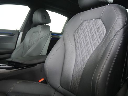 Used 2023 BMW 530i w/ Executive Package image 8