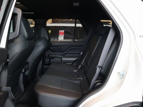 Used 2026 Toyota 4Runner TRD Off-Road Premium AWD/4WD image 9