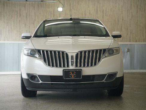 Used 2015 Lincoln MKX FWD w/ Equipment Group 102A image 3