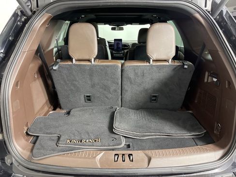 Used 2022 Ford Explorer King Ranch w/ Technology Package image 11